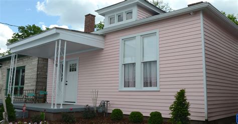 Muhammad Ali boyhood home opens for tours in Louisville