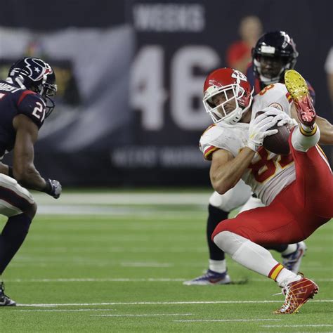 Travis Kelce Suffers Concussion During Chiefs Win vs. Texans on SNF ...