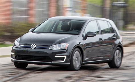 2016 Volkswagen e-Golf Electric Vehicle Test | Review | Car and Driver