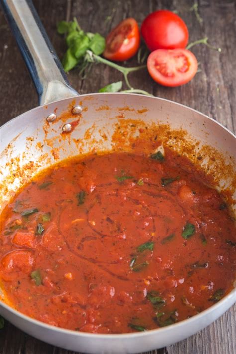 Easy Tomato Sauce - A Fast, Simple Homemade Tomato Sauce