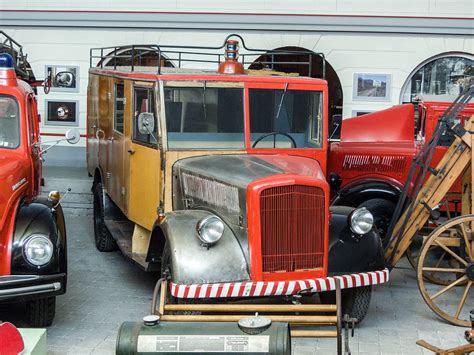 Opel Blitz aus dem Jahr 1944 Berge- und Rettungsfahrzeug (BRF) - Fahrzeugbilder.de