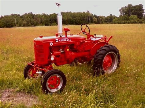 Farmall Tractor Wallpaper - WallpaperSafari