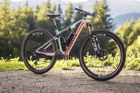 Canyon's new Lux Trail - a German downcountry bike? - Australian ...