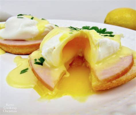 Keto Eggs Benedict - Keto Cooking Christian