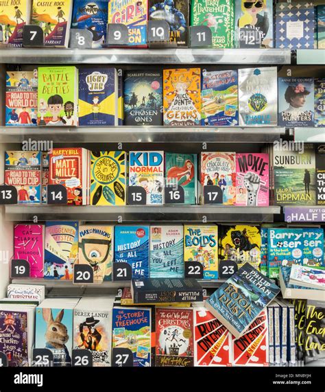 Wh smith books hi-res stock photography and images - Alamy