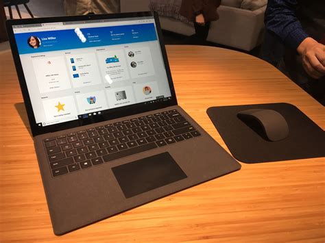 Hands-On: The Surface Laptop 2 Keyboard is Still a Winner - Tom's ...