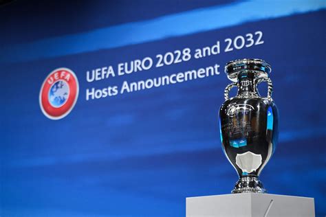 Euro 2028 to be Hosted by UK, Ireland Following Wembley 2021 Final Chaos - Bloomberg