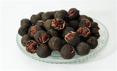 How to Process Black Walnuts, Processing Black Walnuts