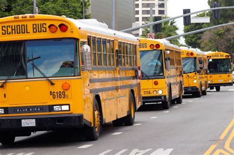 School bus drivers lead protest to safely reopen Los Angeles schools