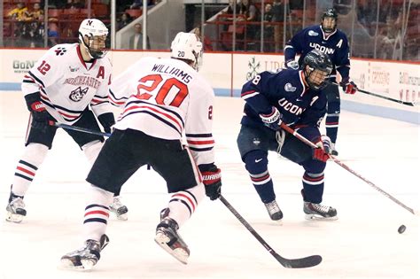 UConn Men’s Hockey Falls to Northeastern, 4-1 - The UConn Blog