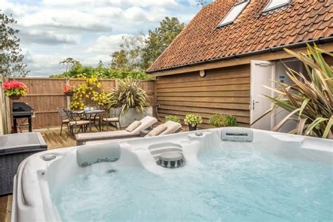 Norfolk Hideaways | Self Catering | Pet Friendly | Norfolk Broads