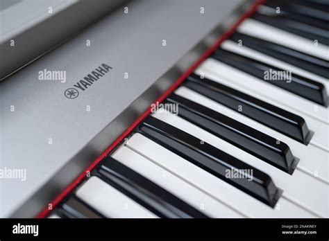 Piano yamaha hi-res stock photography and images - Alamy