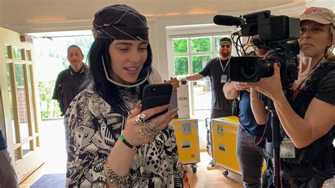 Apple announces a live premiere event for Billie Eilish documentary | VertexReport