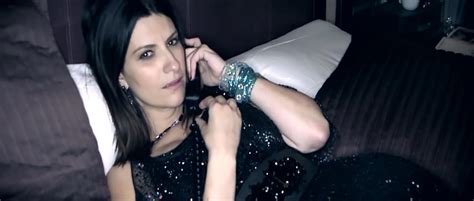 Laura Pausini ft. Marc Anthony - Se Fué (video ufficiale, testo e traduzione) | AllSongs