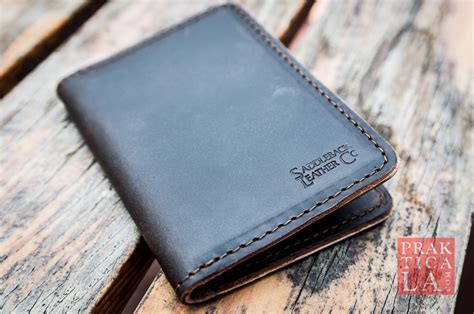 Saddleback Leather Slim Bifold RFID Wallet Review - PRAKTICALA