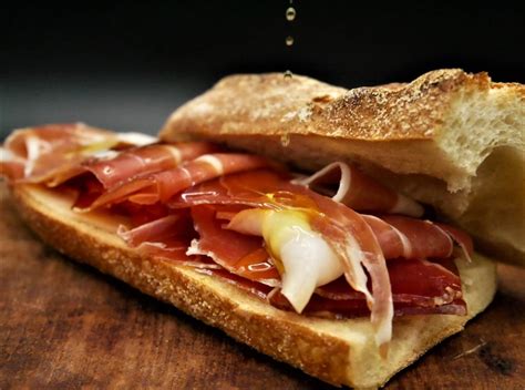 BOCADILLO DE JAMÓN IBÉRICO