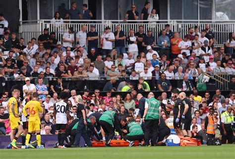 Sheffield United captain Chris Basham suffers horror injury against Fulham