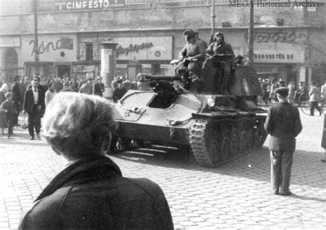 1956: Soviet Tanks Enter Budapest | History.info