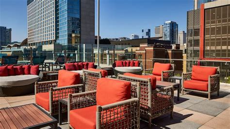 Hotel near Nissan Stadium - Hilton Garden Inn Nashville Downtown