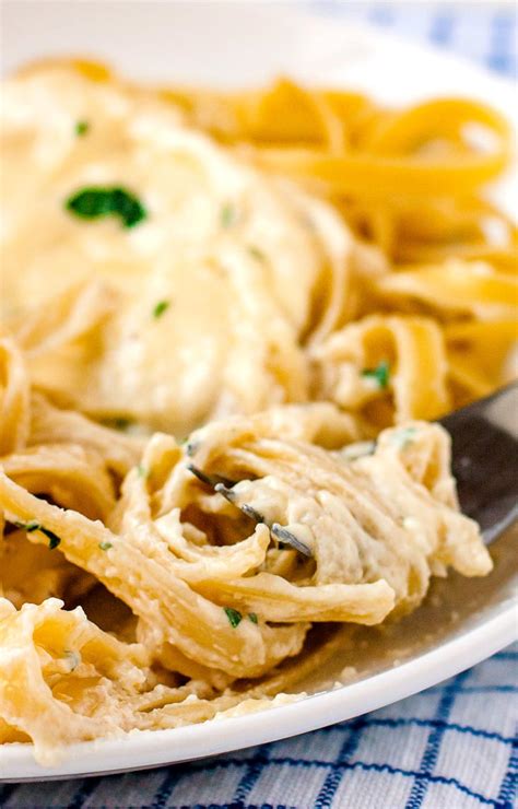 Copycat Olive Garden Fettuccine Alfredo - Easy Budget Recipes