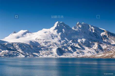 中国西藏日喀则康马县冲巴雍措湖的风景_站酷海洛_正版图片_视频_字体_音乐素材交易平台_站酷旗下品牌