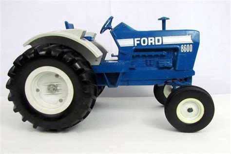 Vtg Blue FORD 8600 Diecast Tractor 1/12 1:12 Scale Made in USA by ERTL ...