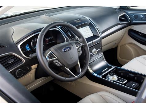 2019 Ford Edge: 106 Interior Photos | U.S. News