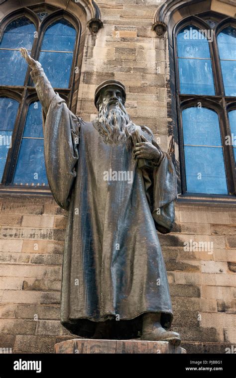 Statue of john knox edinburgh hi-res stock photography and images - Alamy