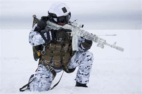 Russian SOF personnel during cold-weather training above the Arctic ...