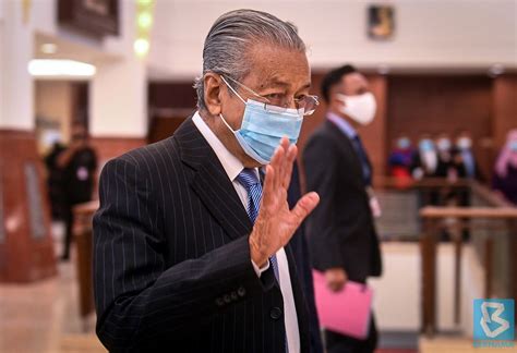 Dr Mahathir leaves IJN