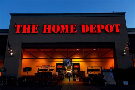 Home Depot Holiday Hours: Christmas Eve And New Year’s Day Opening ...