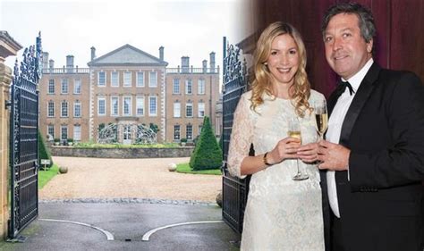 John Torode and Lisa Faulkner wedding: Lisa wears stunning wedding ...