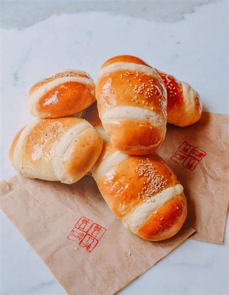 Coconut Buns (Chinese Cocktail Buns) - The Woks of Life