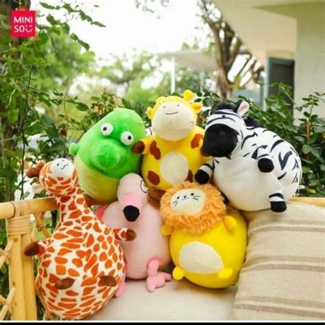 Jual MINISO BONEKA BINATANG SERIES ZEBRA DAN JERAPA | Shopee Indonesia