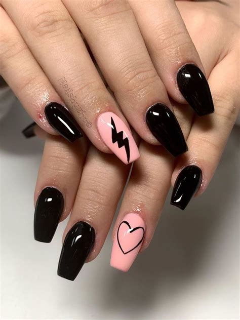 40 Simple and Edgy Black Nails Ideas That You’ll Fall in Love With | Manicura de uñas, Manicura ...