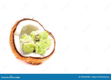 Famous Putu Bambu or Kue Putu Stock Photo - Image of dessert, steamed: 209349588