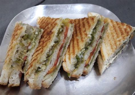 Steps to Make Homemade Veg cheese grilled sandwich - supertcc.com