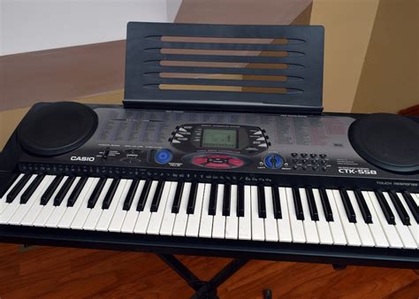 Casio Electronic Keyboard and Stand | EBTH