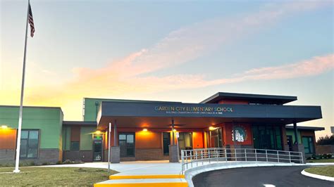 Cranston school district officially cuts ribbon on Garden City School, offers tours