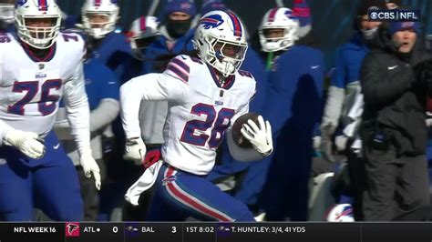 Buffalo Bills running back James Cook hits afterburners to outside for ...