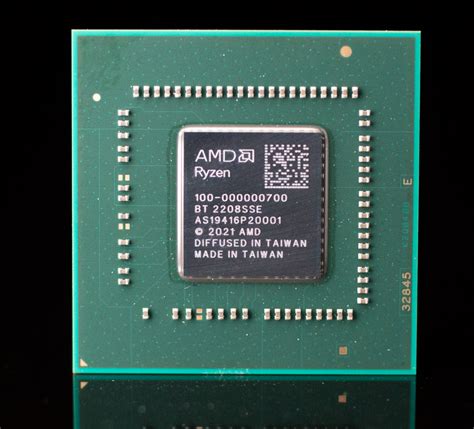 AMD Athlon Gold 7220U vs Intel Core i5-7600K vs AMD Ryzen 3 7320C