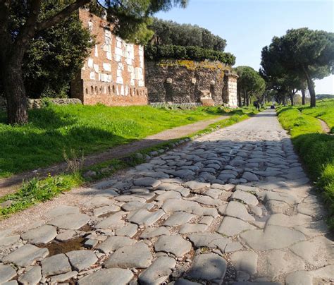 AMOROMA: Via Appia Antica (just before VI Miglio)