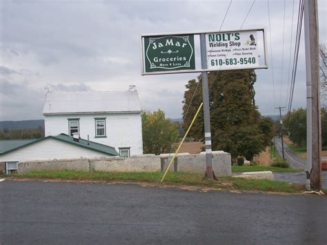 4 acres and a stream: Old Order Mennonites