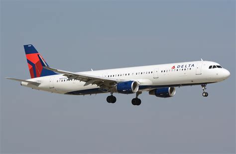 Airbus A321-200 Delta Air Lines. Photos and description of the plane