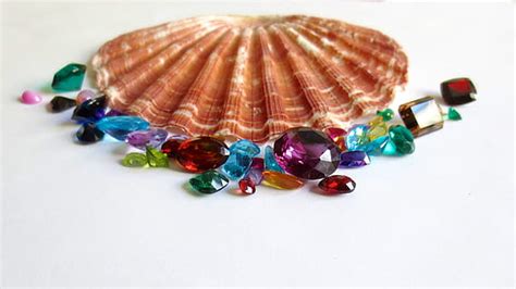 gemstones, clam, shell, ruby, emerald, sapphire, luxury, precious | Piqsels