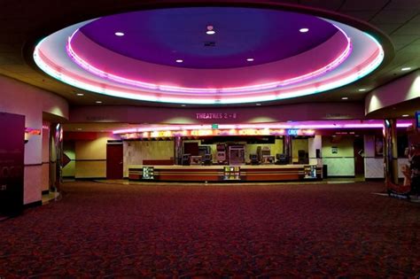 Regal Edwards Fresno & IMAX - 156 Photos & 233 Reviews - Cinema - 250 ...