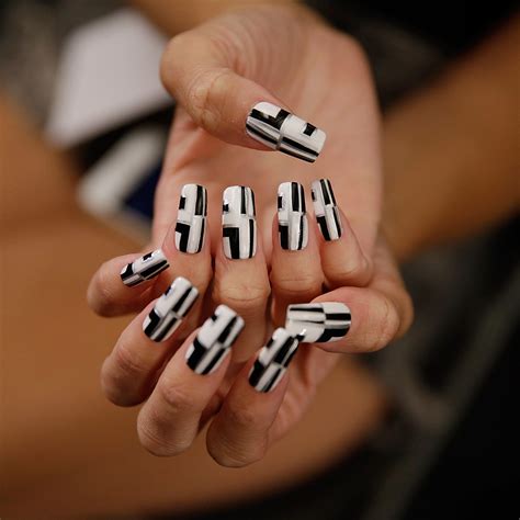 Tuyển chọn 200 mẫu nail art trends 2024 được yêu thích nhất