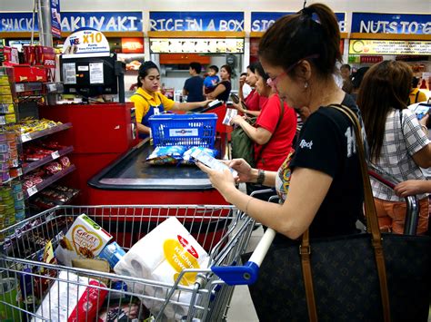 HOW LATE IS THE CLOSEST GROCERY STORE OPEN NEAR ME