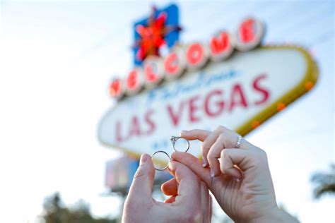 Las Vegas Sign Wedding | Paradise Wedding Chapel