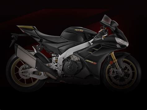 Aprilia RSV4: superbike, sports bike.